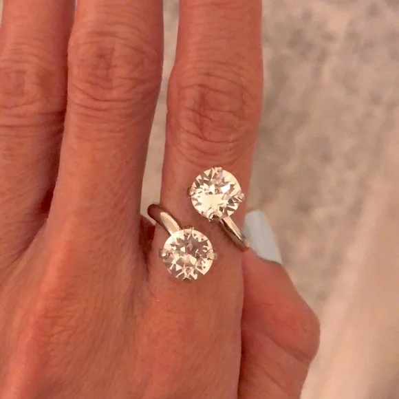 Crystal Statement Ring - Picture 1 of 6